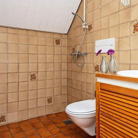 Apartment 4 Person In R M *