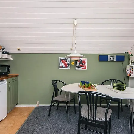 4 Person In Romo-by Traum *