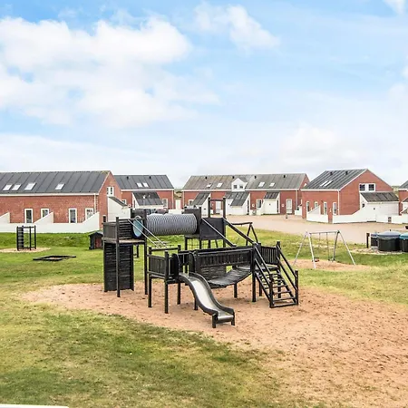 4 Person In Romo-by Traum * Sønderby