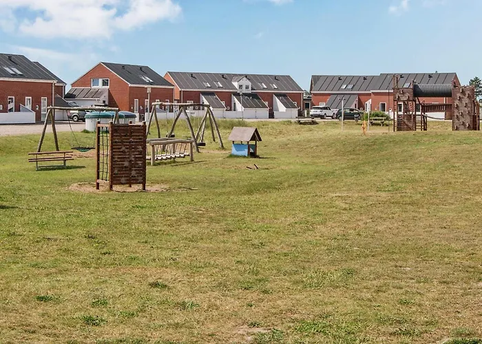 4 Person In Romo-by Traum