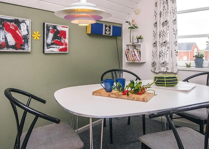 4 Person In Romo-by Traum