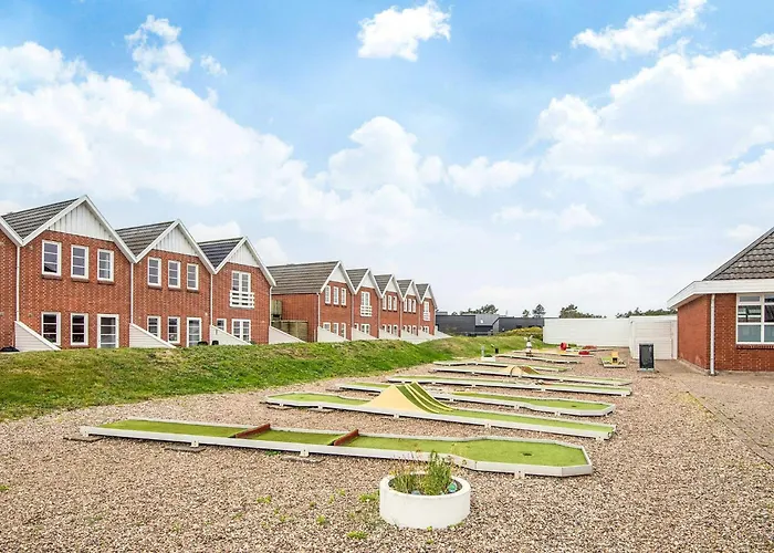 4 Person In Romo-by Traum Sønderby